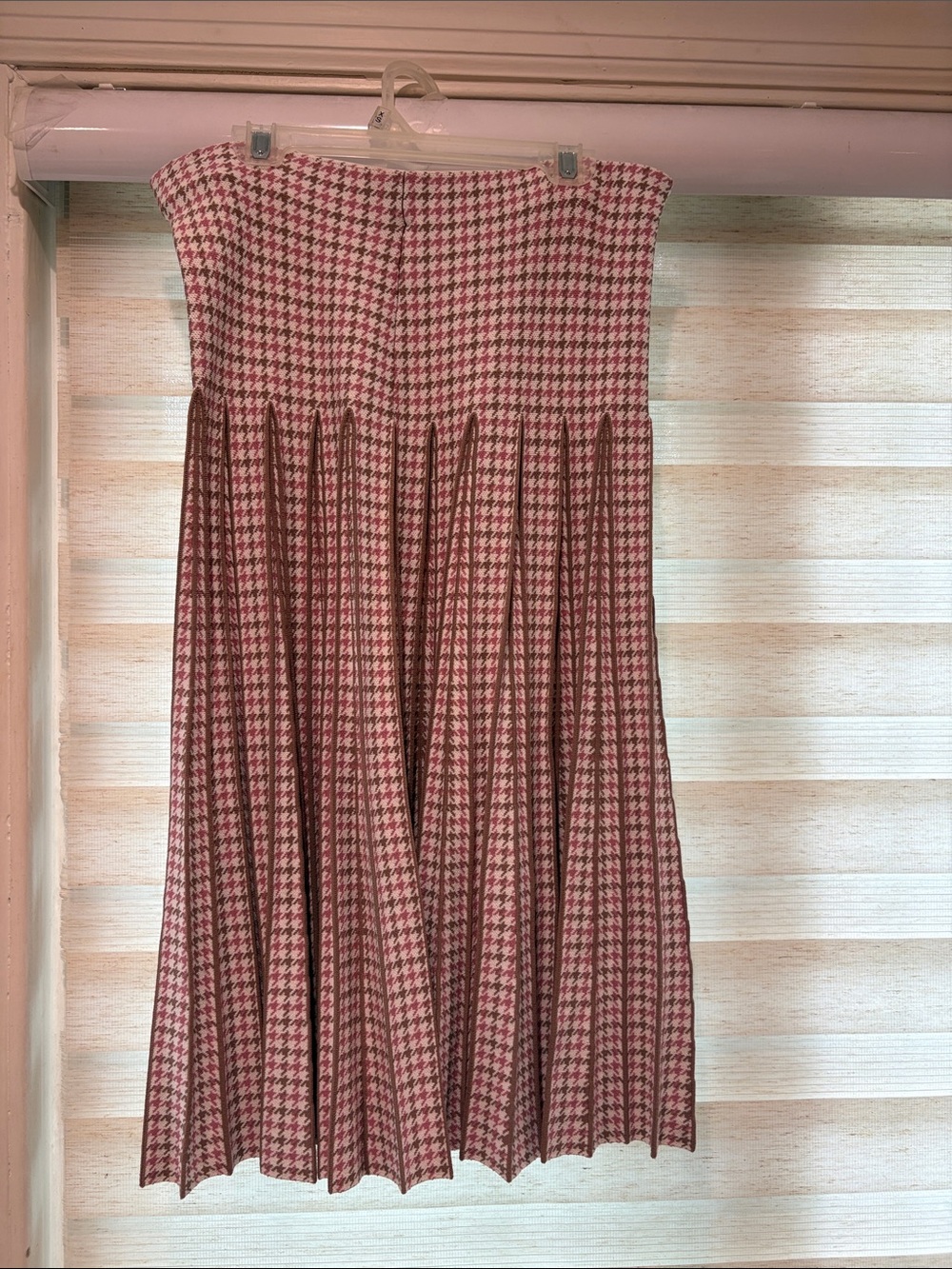 Pleated Houndstooth Midi Skirt in Pink